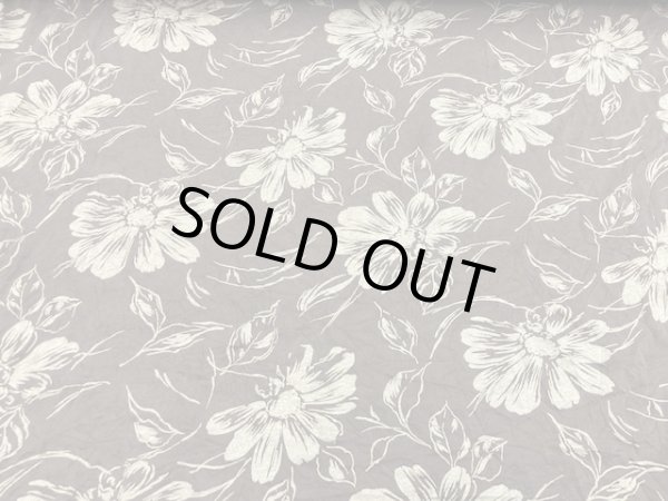 画像7: 生地：花柄ポリ綿シワ加工天竺（茶） (7)