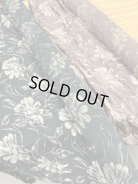 画像8: 生地：花柄ポリ綿シワ加工天竺（黒） (8)