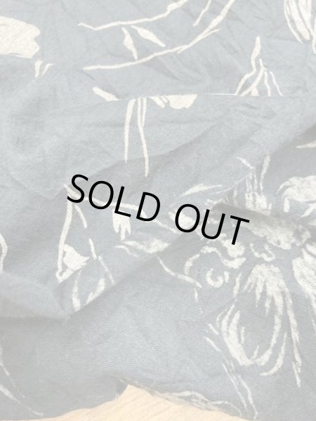 画像4: 生地：花柄ポリ綿シワ加工天竺（黒） (4)