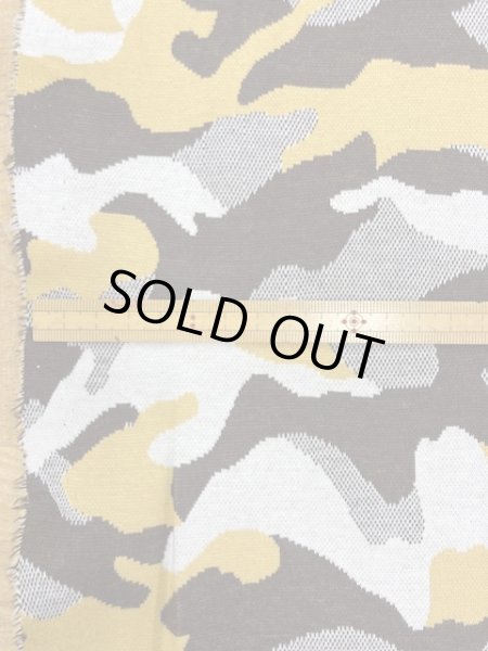 画像2: 生地:迷彩柄ジャガードニット(ベージュ) (2)