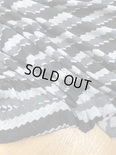 画像5: 生地:ジグザグボーダー柄ニット(黒系) (5)