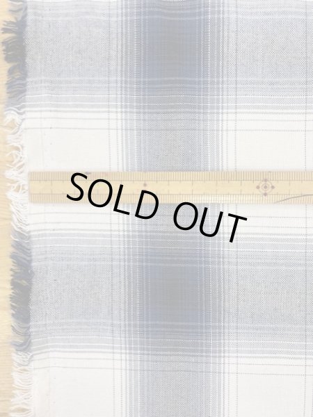 画像2: 生地:オンブレチェック柄綿レーヨン(紺) (2)