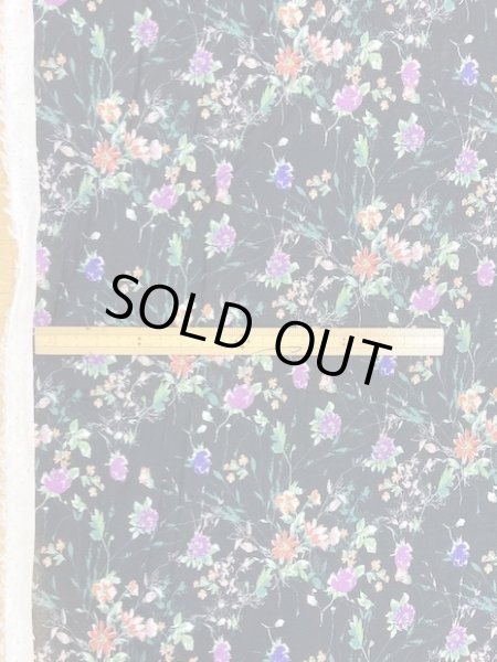 画像2: 生地:花柄プリント綿レーヨン(黒) (2)