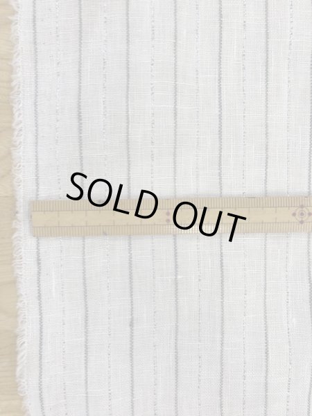 画像2: 生地:ラメストライプ柄綿麻(白/グレー) (2)