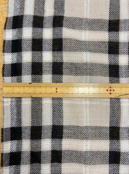 画像2: 生地:チェック柄ウールガーゼ(薄ベージュ) (2)