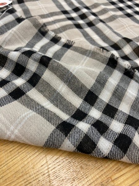 画像3: 生地:チェック柄ウールガーゼ(薄ベージュ) (3)