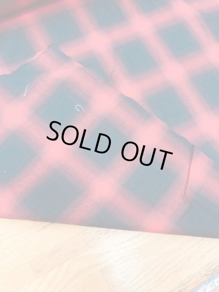 画像4: 生地:片面起毛オンブレチェック柄綿100%(赤/黒) (4)