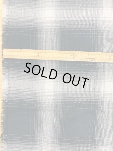 画像2: 生地:片面起毛オンブレチェック柄綿100%(白/黒) (2)