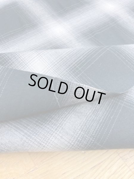 画像4: 生地:片面起毛オンブレチェック柄綿100%(白/黒) (4)