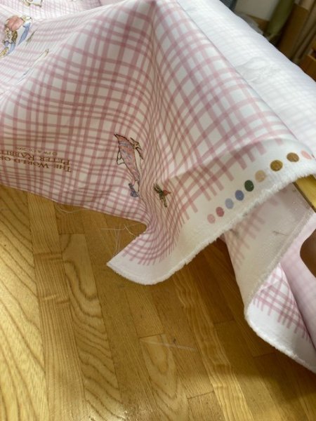 画像4: 生地:ピーターラビットチェック柄防炎コーティングポリ(ピンク) (4)