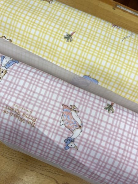 画像8: 生地:ピーターラビットチェック柄防炎コーティングポリ(ピンク) (8)