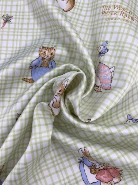 画像8: 生地:ピーターラビットチェック柄防炎コーティングポリ(緑色) (8)