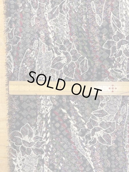 画像2: 生地:プリントポリエステル(黒茶エンジ) (2)