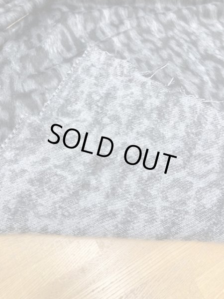 画像4: 生地:ヒョウ柄フェイクファー(グレー/黒) (4)