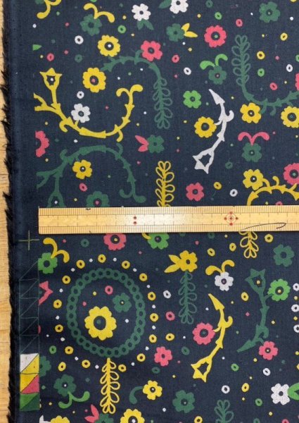 画像2: 生地:リヨセル綿フラワープリント(黒) (2)