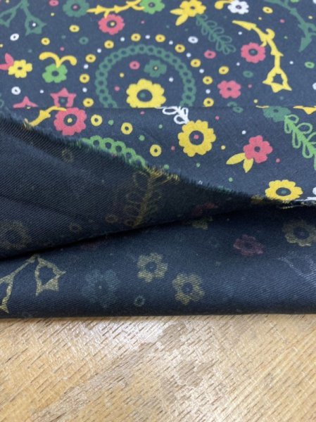 画像4: 生地:リヨセル綿フラワープリント(黒) (4)