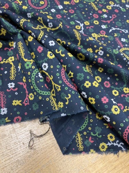 画像6: 生地:リヨセル綿フラワープリント(黒) (6)