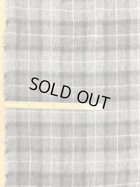 画像1: 生地：ウールポリ混チェック柄ウールシャギー（グレー／黒） (1)