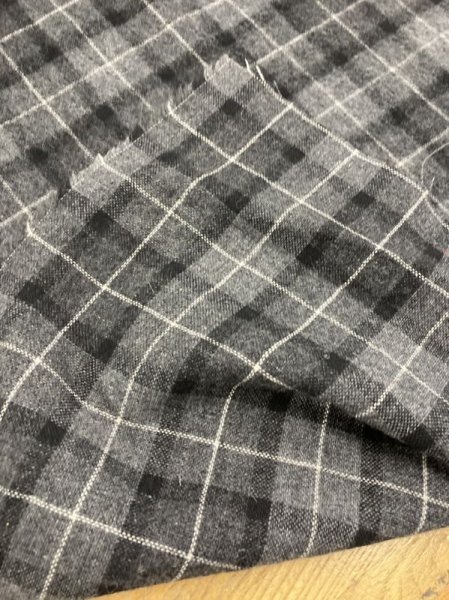 画像3: 生地:ウールポリ混チェック柄ウールシャギー(グレー/黒) (3)