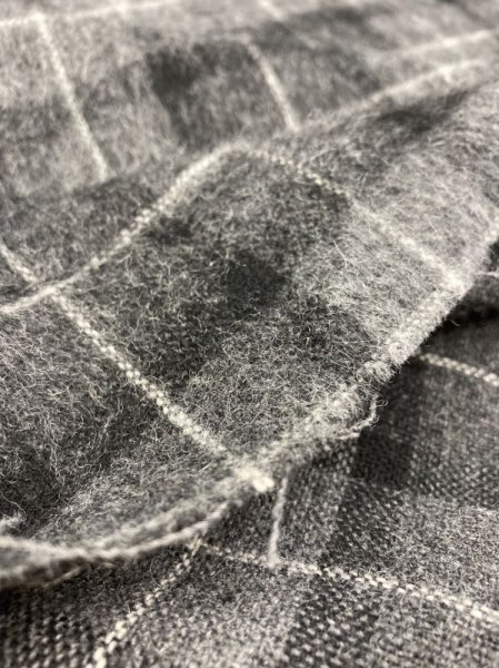 画像5: 生地:ウールポリ混チェック柄ウールシャギー(グレー/黒) (5)