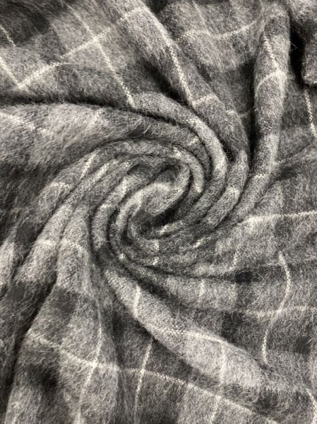 画像8: 生地:ウールポリ混チェック柄ウールシャギー(グレー/黒) (8)