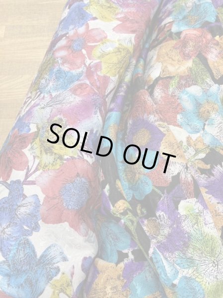 画像8: 生地:薔薇模様に花柄プリントポリエステル(黒地) (8)