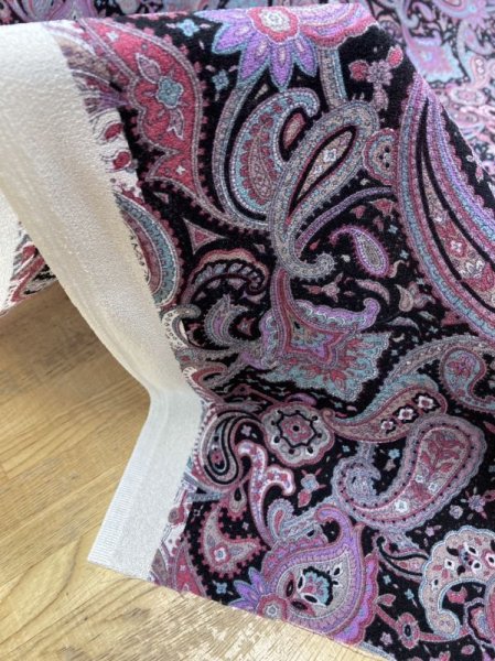 画像6: 生地:ペイズリー柄プリントトリアセテートポリ(黒/エンジ) (6)