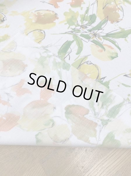 画像3: 生地:フルーツ柄ポリエステル(白/黄色オレンジ) (3)