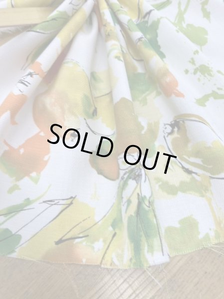 画像5: 生地:フルーツ柄ポリエステル(白/黄色オレンジ) (5)