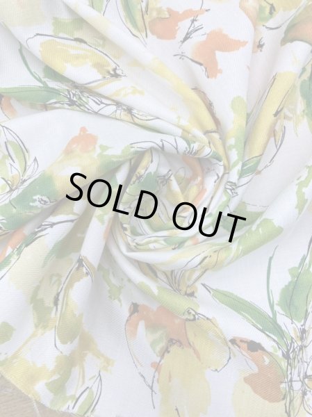 画像6: 生地:フルーツ柄ポリエステル(白/黄色オレンジ) (6)