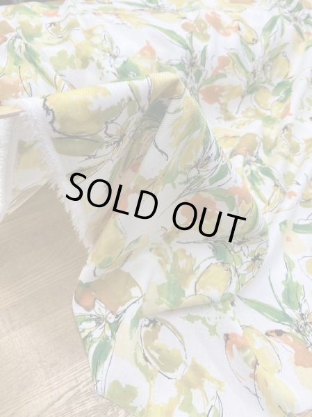 画像7: 生地:フルーツ柄ポリエステル(白/黄色オレンジ) (7)