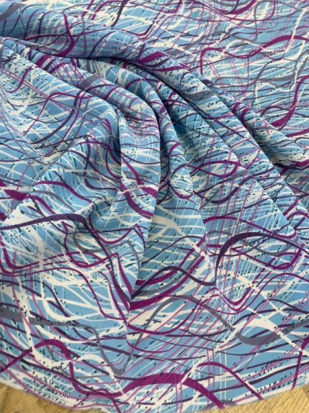 画像5: 生地:ポリ100%らせん模様プリント(水色/紫) (5)