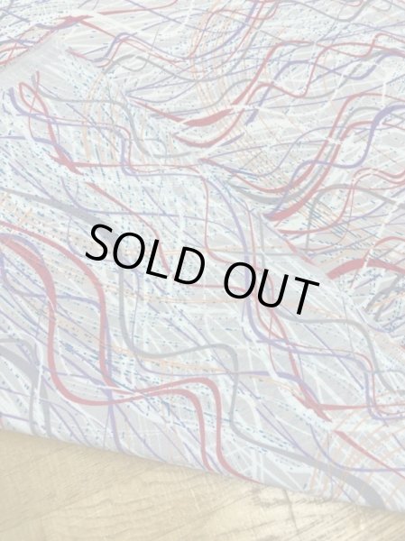 画像3: 生地:ポリ100%らせん模様プリント(べージュ/赤) (3)