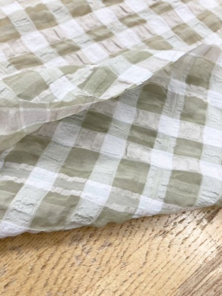 画像4: 生地:チェック柄ポリエステルレーヨン綿リップル加工(薄いベージュ) (4)