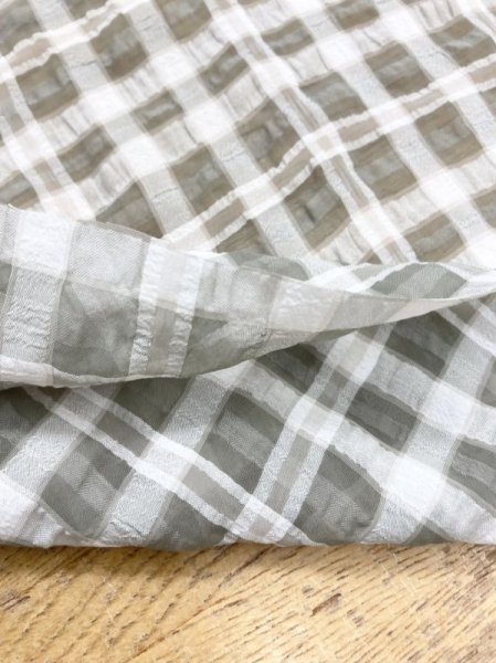 画像4: 生地:チェック柄ポリエステルレーヨン綿リップル加工(薄いグレー) (4)