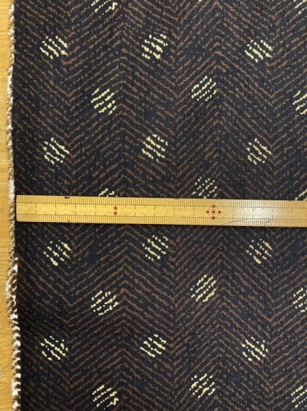 画像2: 生地:ヘリンボーン水玉プリントポリエステル(茶/ベージュ) (2)