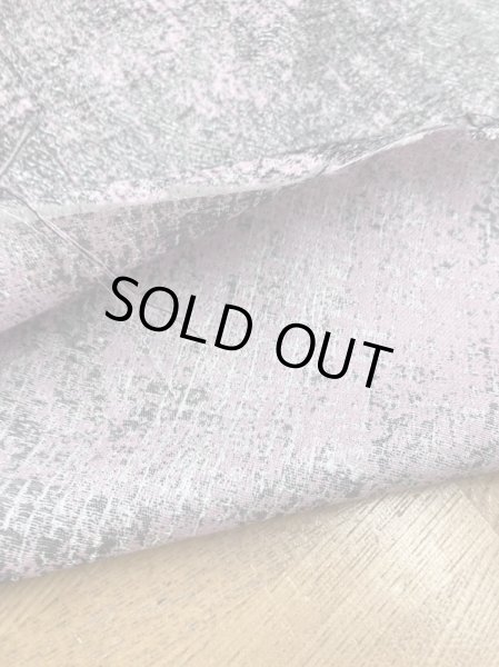 画像4: 生地:変わり織りランダム柄ポリエステル(ピンク/シルバー) (4)