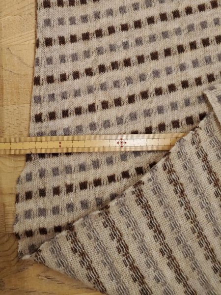 画像3: 生地:スクエア柄ジャガードニット(ベージュ系) (3)