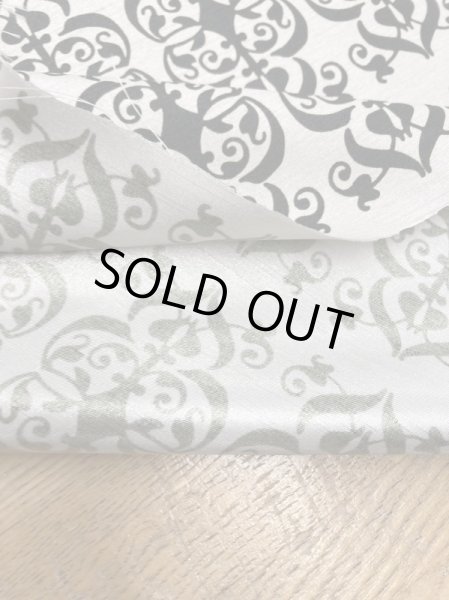 画像4: 生地：ポリエステルプリント（グレージュ／黒） (4)