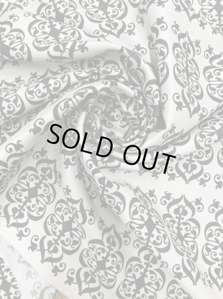 画像7: 生地：ポリエステルプリント（グレージュ／黒） (7)