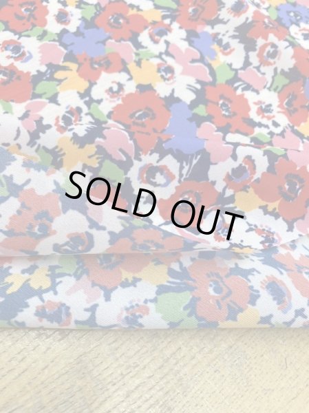 画像4: 生地：カラフル花柄ポリエステルストレッチプリント (4)