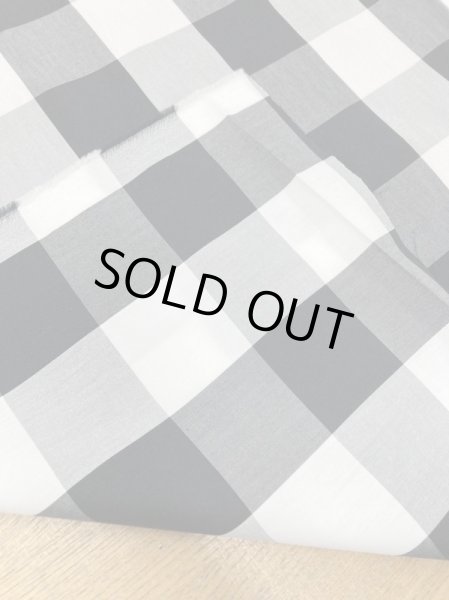 画像3: 生地:ダブル幅ブロックチェック柄プリントポリエステル(白/黒) (3)