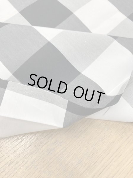 画像4: 生地:ダブル幅ブロックチェック柄プリントポリエステル(白/黒) (4)