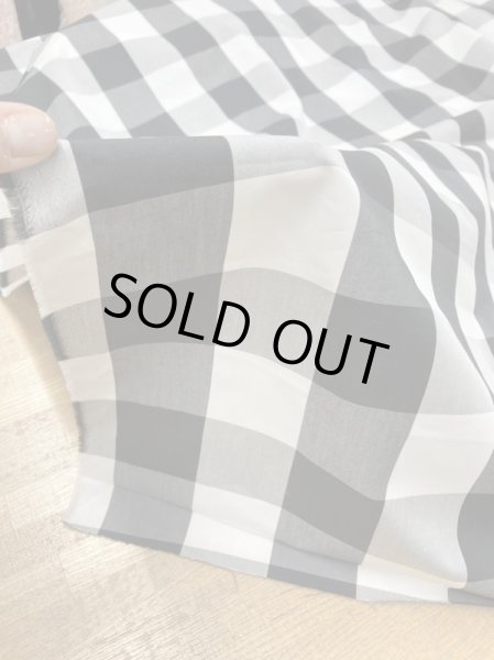 画像6: 生地:ダブル幅ブロックチェック柄プリントポリエステル(白/黒) (6)
