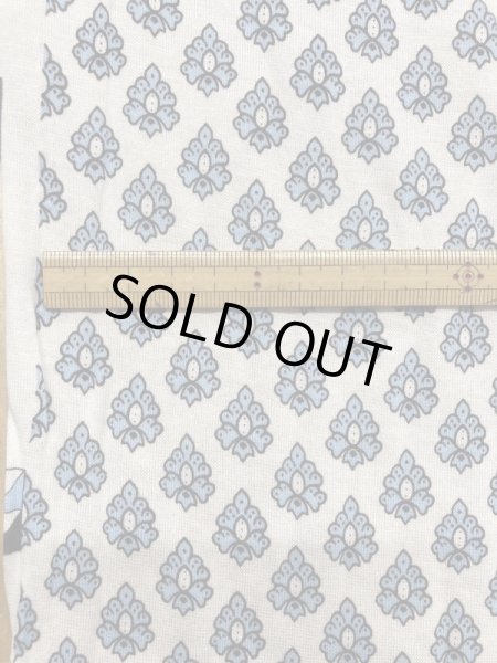 画像2: 生地:プロヴァンス柄綿100%天竺(白/水色) (2)