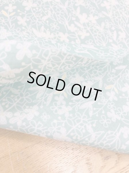 画像4: 生地:綿100%手書き花柄プリント80ローン(グリーン) (4)