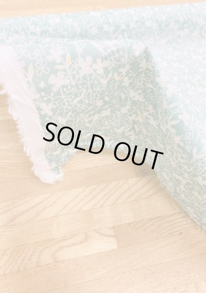 画像5: 生地:綿100%手書き花柄プリント80ローン(グリーン) (5)