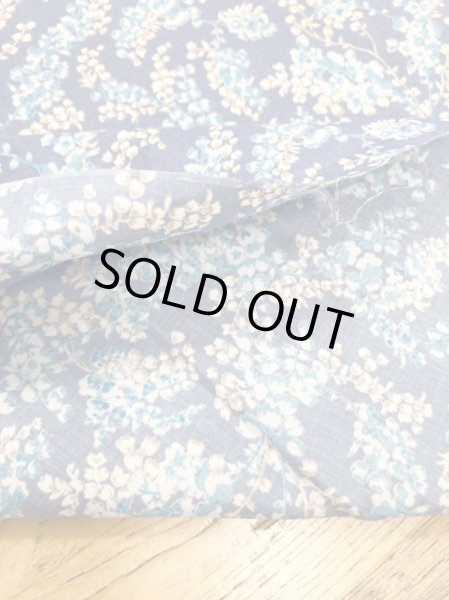 画像4: 生地：綿100％花柄プリント80ローン（ブルー） (4)