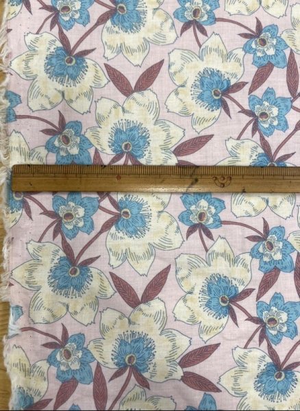 画像2: 生地:綿100%花柄プリント80ローン(ピンク/ベージュ) (2)