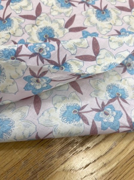 画像4: 生地:綿100%花柄プリント80ローン(ピンク/ベージュ) (4)
